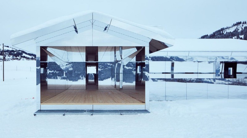 来自阿尔卑斯山的镜子装置 ,美国底特律,Doug Aitken