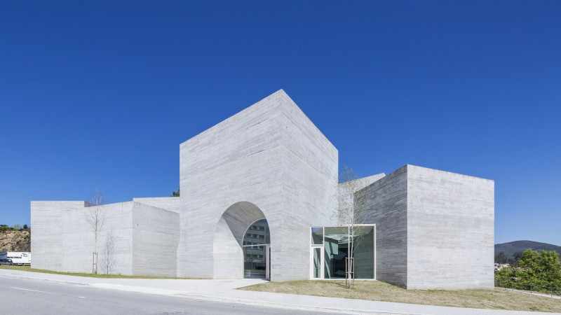 Romanesque 解说中心,葡萄牙卢萨达,spaceworkers