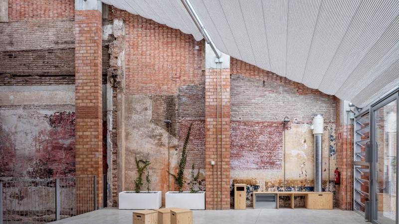 Lleialtat Santsenca 1214市民中心,西班牙, HARQUITECTES