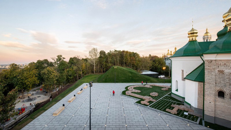 Spassky 城堡及公共广场翻新,乌克兰,AER