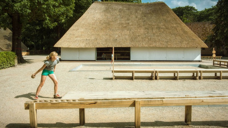 民间运动谷仓,比利时, De Gouden Liniaal Architecten