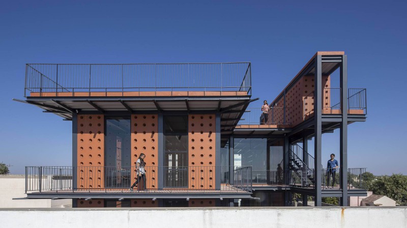 Shri Khimji Ramdas Kanya Vidhyalay科学实验室,印度,SPASM Design Architects