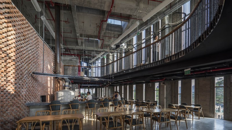 Pizza 4P's Hai Phong ,越南,Takashi Niwa Architects