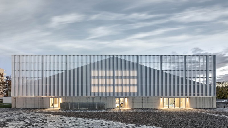 WIN4体育中心,瑞士, EM2N