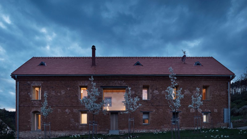 废墟中的房子，捷克，ORA