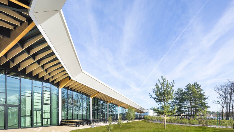 Parfums Christian Dior 公司餐厅，法国，  Palissad Architectures