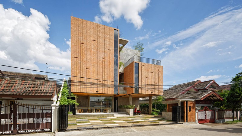 均衡器  ，印度尼西亚，DELUTION