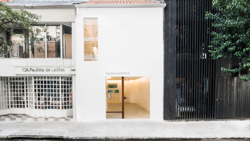 Superficie 画廊，圣保罗，MNMA studio