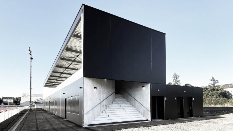 Thouars City 体育场和更衣室 ，法国，Thibaudeau Architecte + Tocrault & Dupuy Architectes