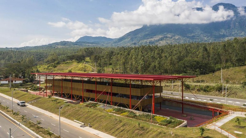 控制和运营中心，哥伦比亚，El Equipo Mazzanti