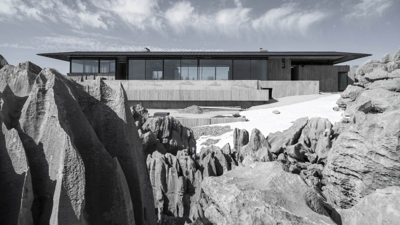 岩石上的房子，黎巴嫩，  Karim Nader Studio