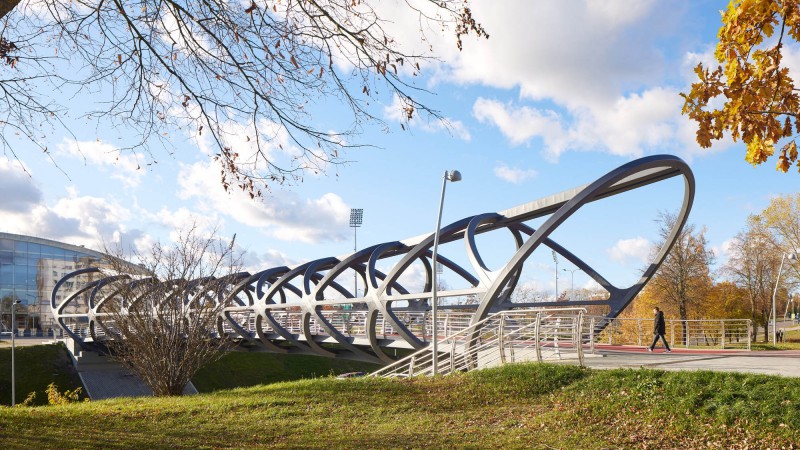 Jonava 的人行天桥 ，立陶宛， Architektüros linija