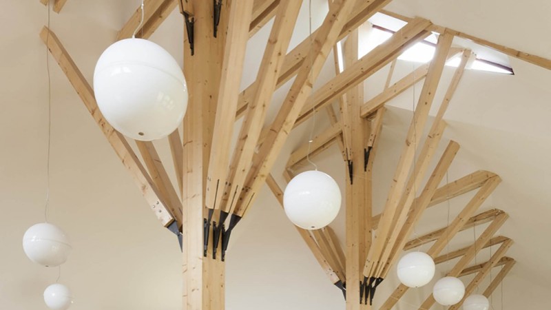 Dobrin 幼儿园，捷克， A8000