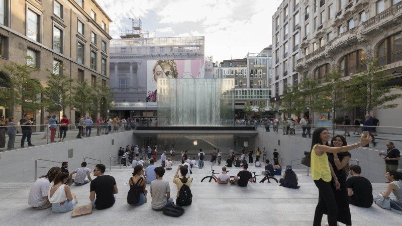 Apple Piazza Liberty ，意大利， Foster + Partners