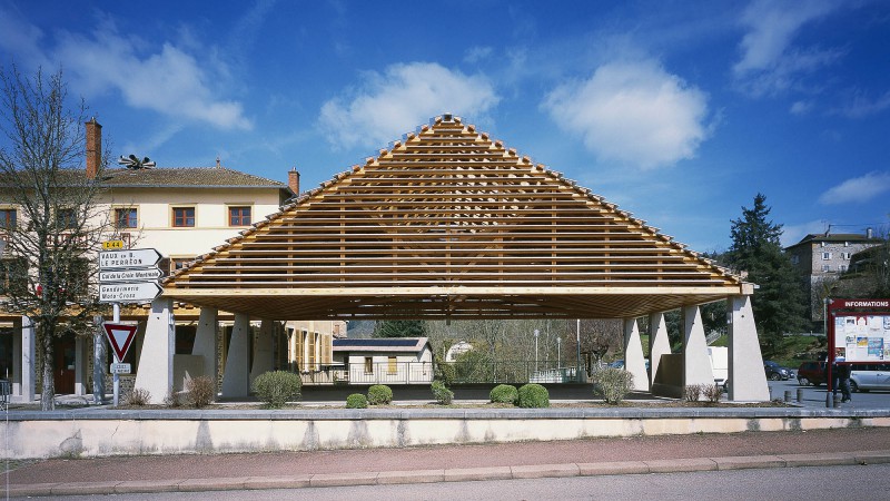 Lamure-sur-Azergues市场 ，法国， Élisabeth Polzella Architecte + Atelier NAO