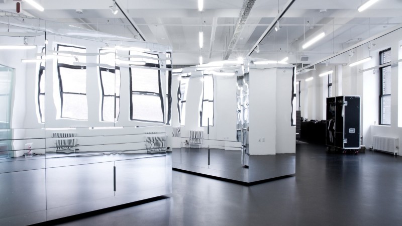 三个公司的办公室，纽约， Only If