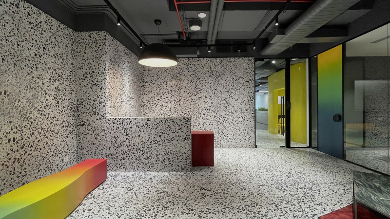 Chromatic Indulgence 办公室，印度， Abin Design Studio