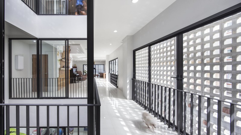 Multi-Place ，泰国，EKAR