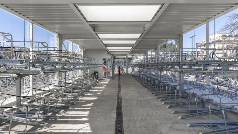 发光的自行车站 ，意大利，Studio Capitanio Architetti