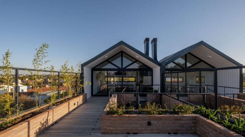 2x3 Triplex in URCA ，阿根廷， Choza. Espacio de Arquitectura