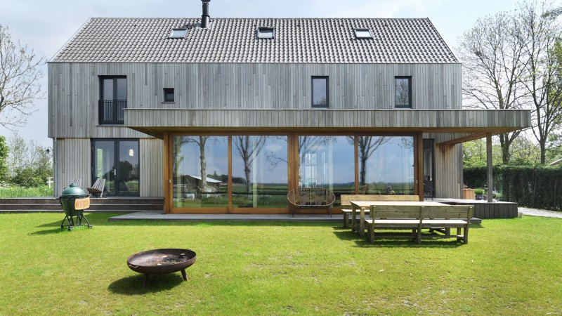 再生木材立面的木屋 ，荷兰， HOYT Architecten