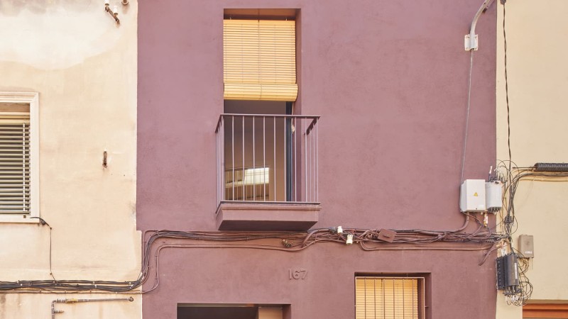 82SAN Restoration and Extension of a House Between Dividing Walls，西班牙，Vallribera Arquitectes