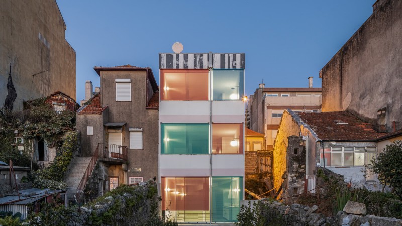 Suspended 之家，葡萄牙， fala