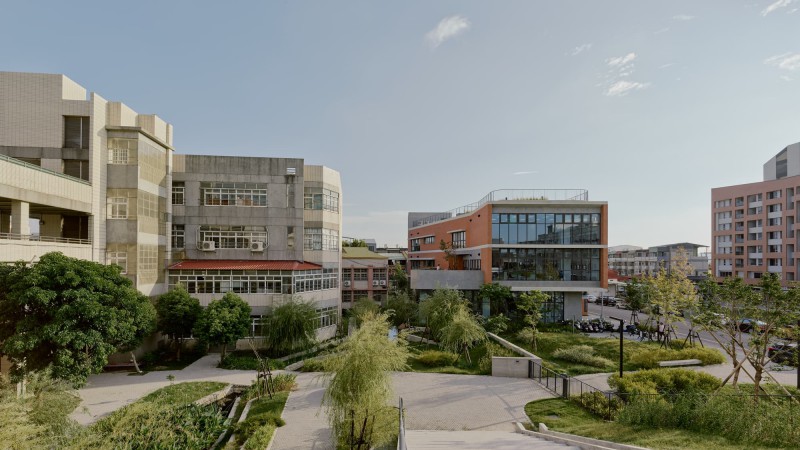 Shangfeng Public Library and School Gymnasium ，台中， David Hong Architects