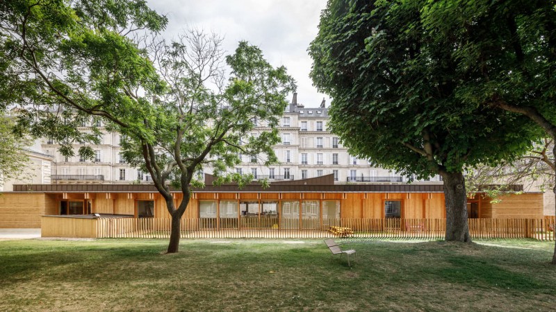 Wood and Rammed Earth托儿所，法国，Atelier Régis Roudil Architectes