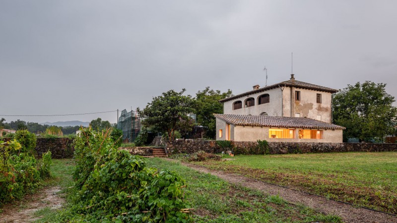 由鸡舍改造的办公室，西班牙， Arnau estudi d'arquitectura